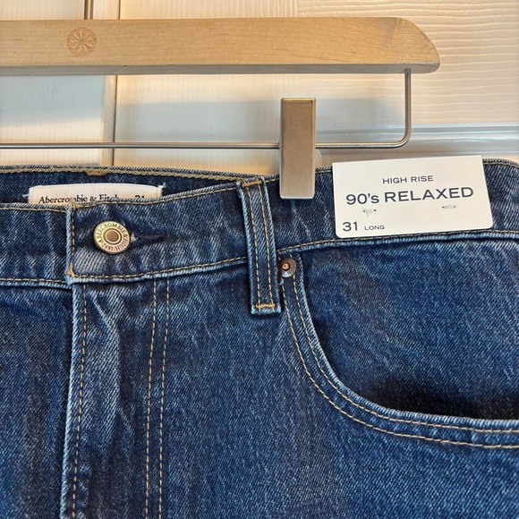 Classic Relaxed Fit Jeans - Dark Blue - Picture 6 of 7